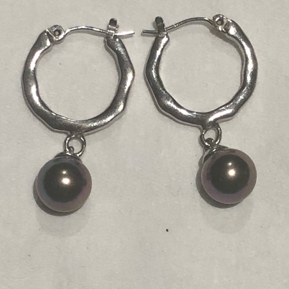 14K White Gold Black Pearl Earrings - Picture 1 of 6